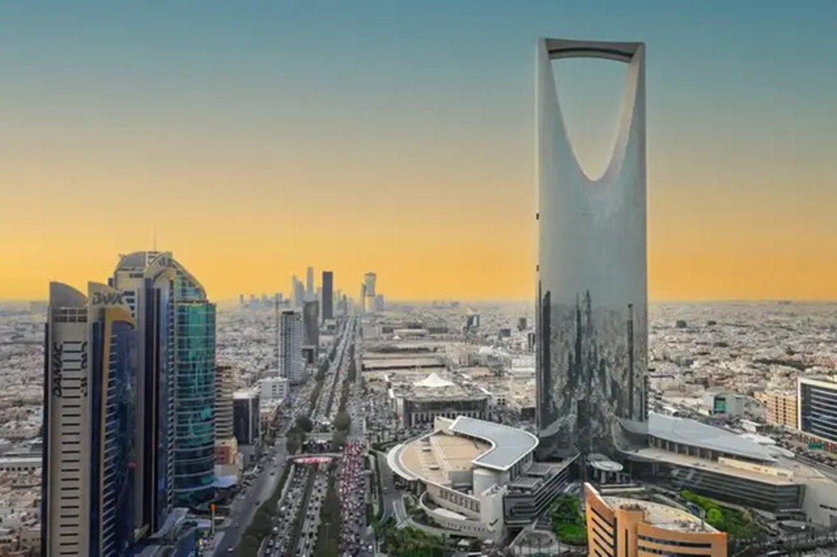 kingdom-tower-saudi-arabia-riyadh-skyline_cropped